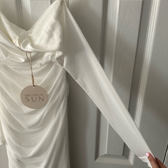 Selfie Leslie White Long Sleeve Dress - Picture 4 of 9